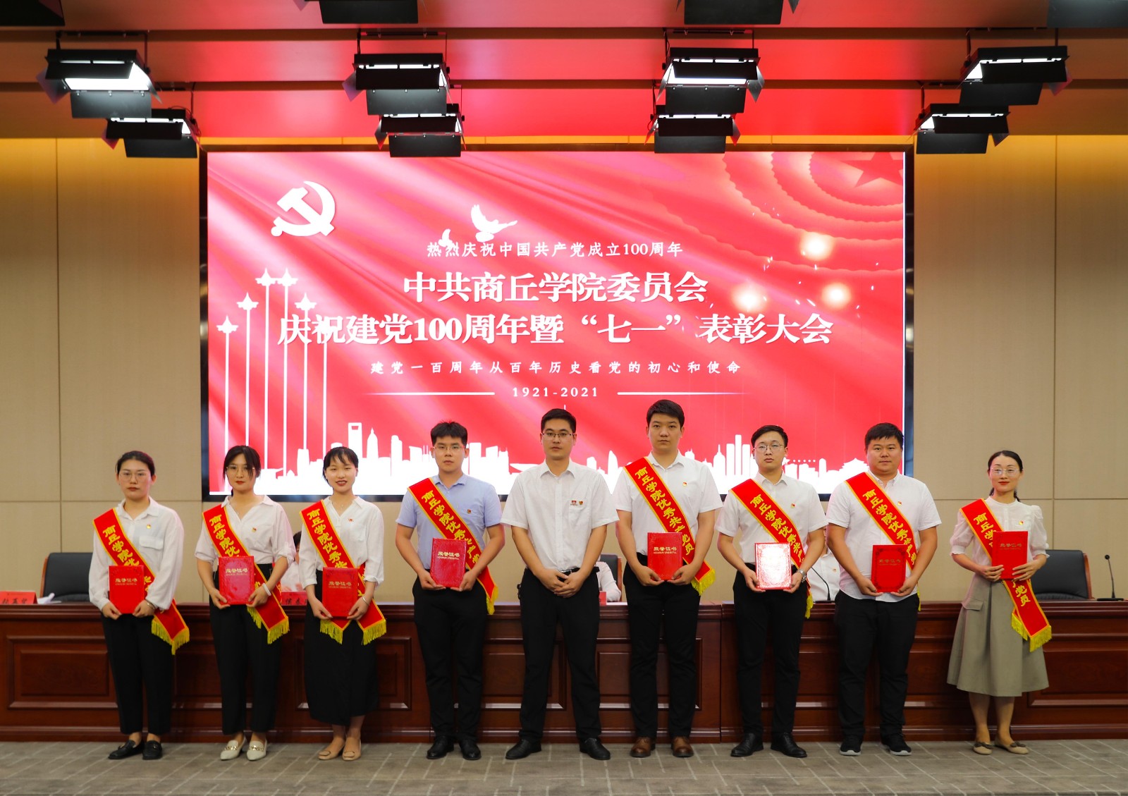 摄影记者于慧(5).jpg 摄影记者于慧(5).jpg