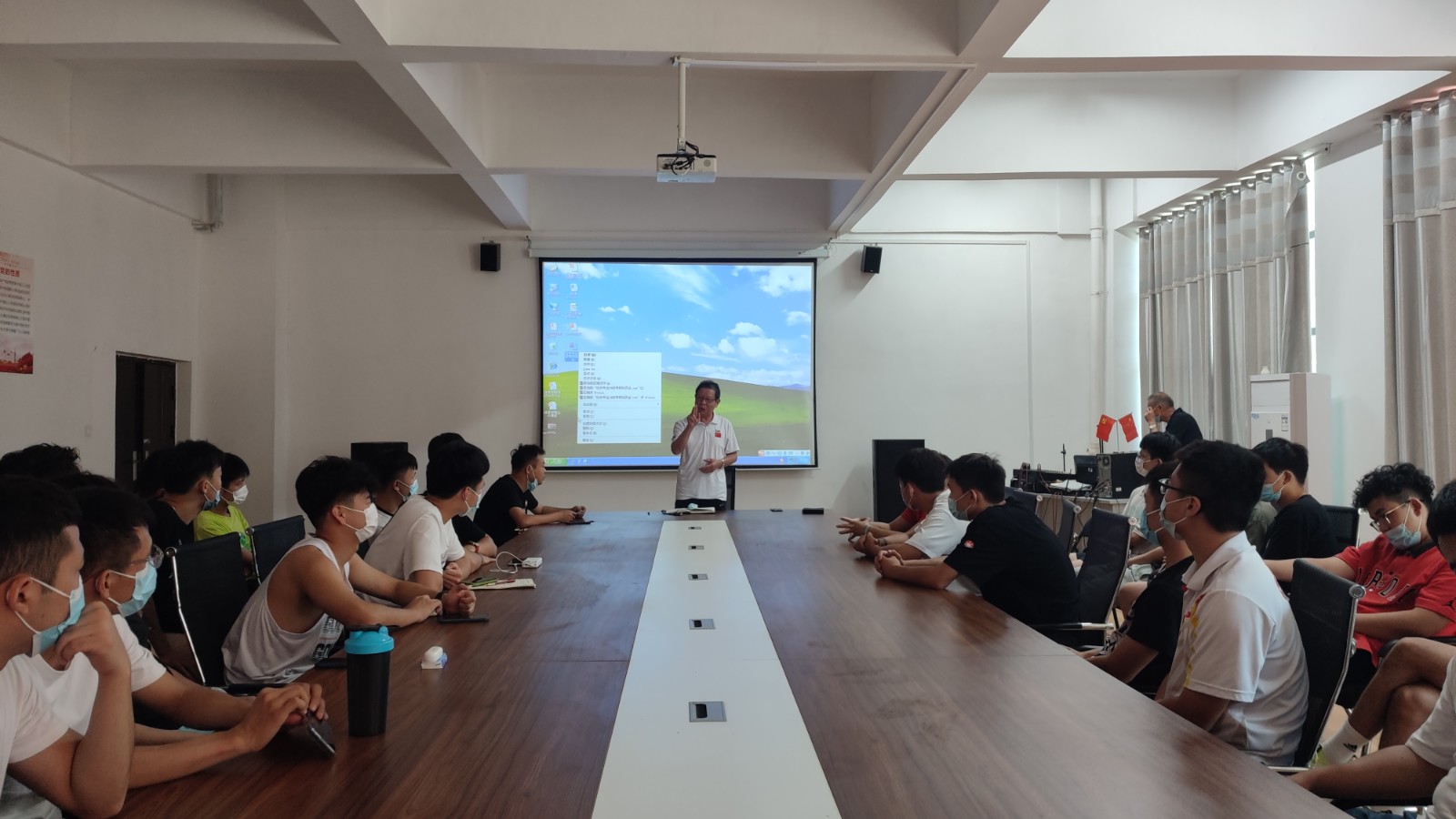 703903768199533696.jpg 703903768199533696.jpg