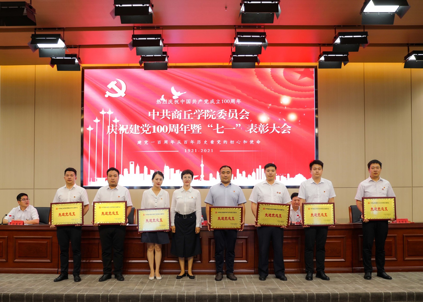 摄影记者于慧(2).jpg 摄影记者于慧(2).jpg