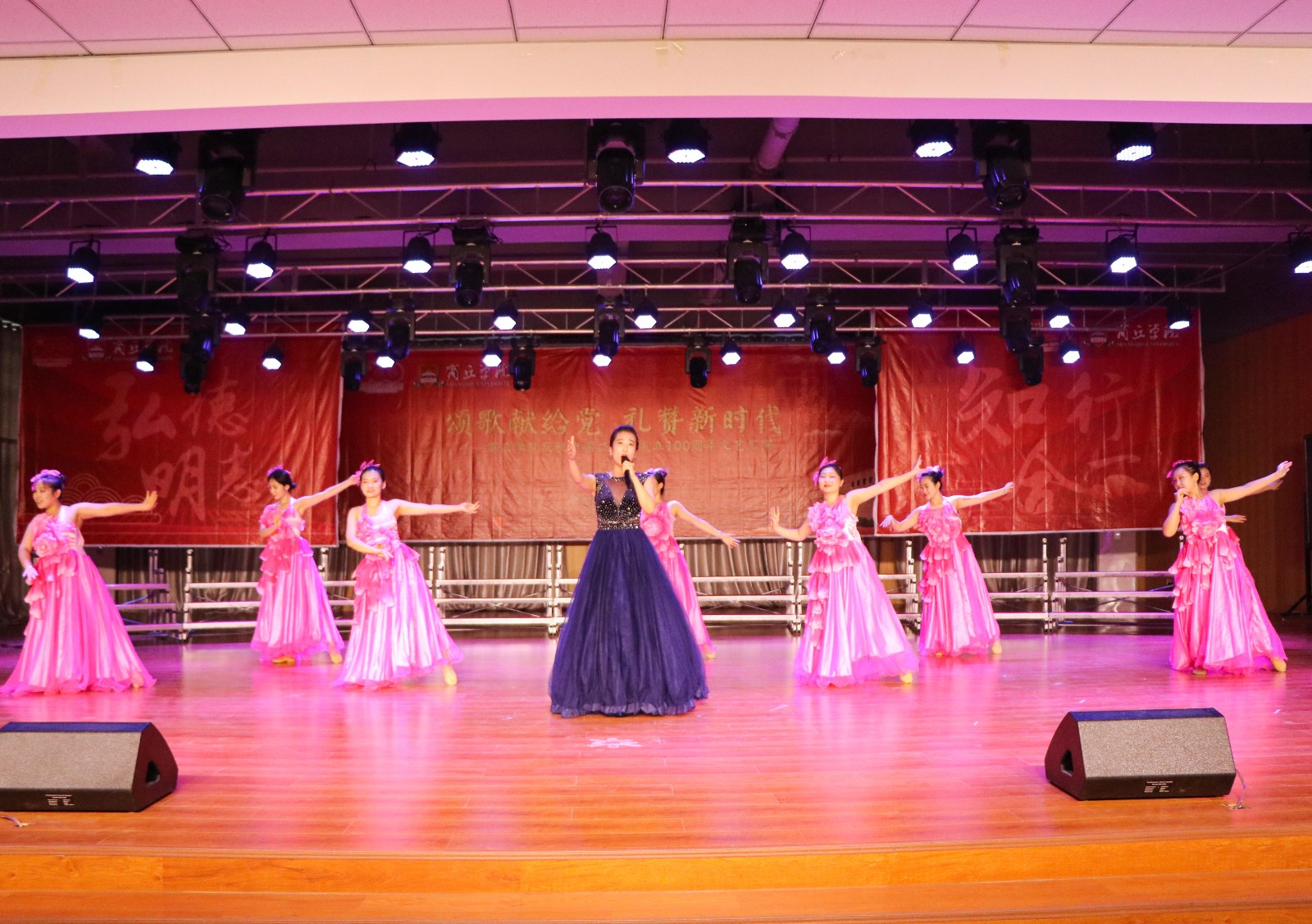 摄影记者李曼 朱国强 (10).jpg 摄影记者李曼 朱国强 (10).jpg