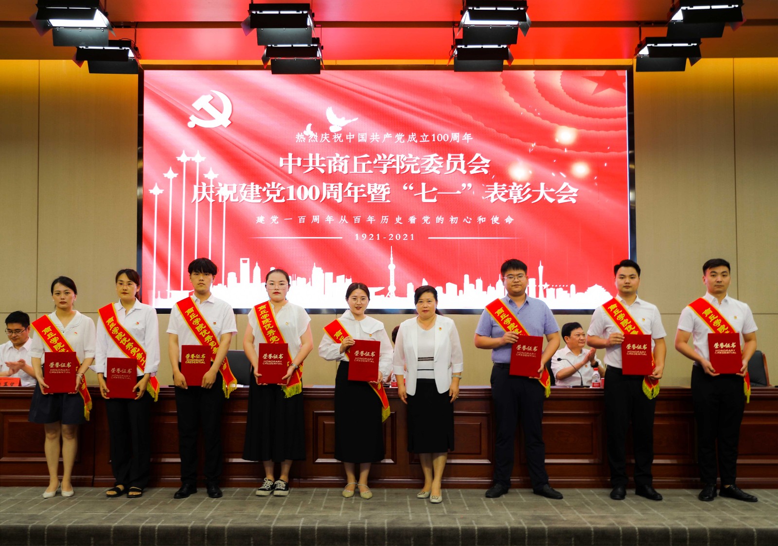 摄影记者于慧(4).jpg 摄影记者于慧(4).jpg